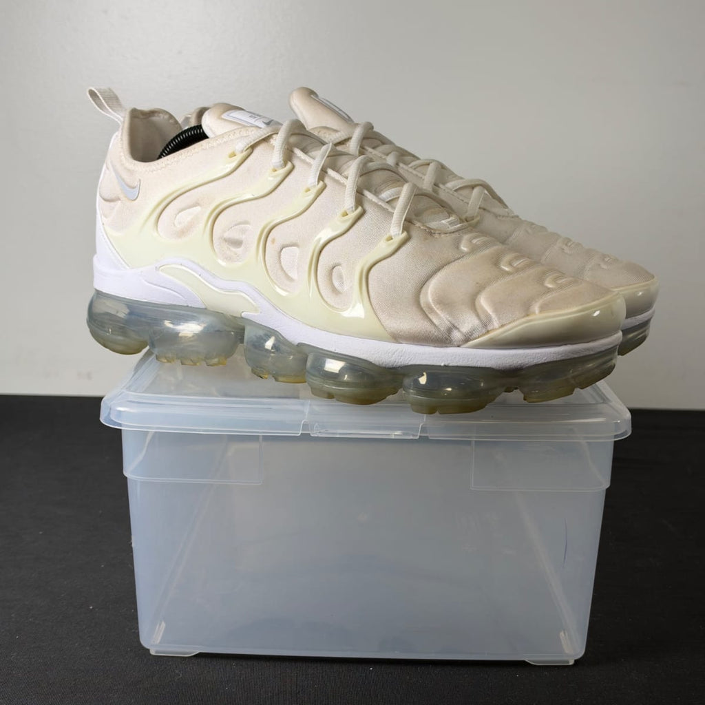 Nike Air VaporMax Plus White (Size 11) - aux