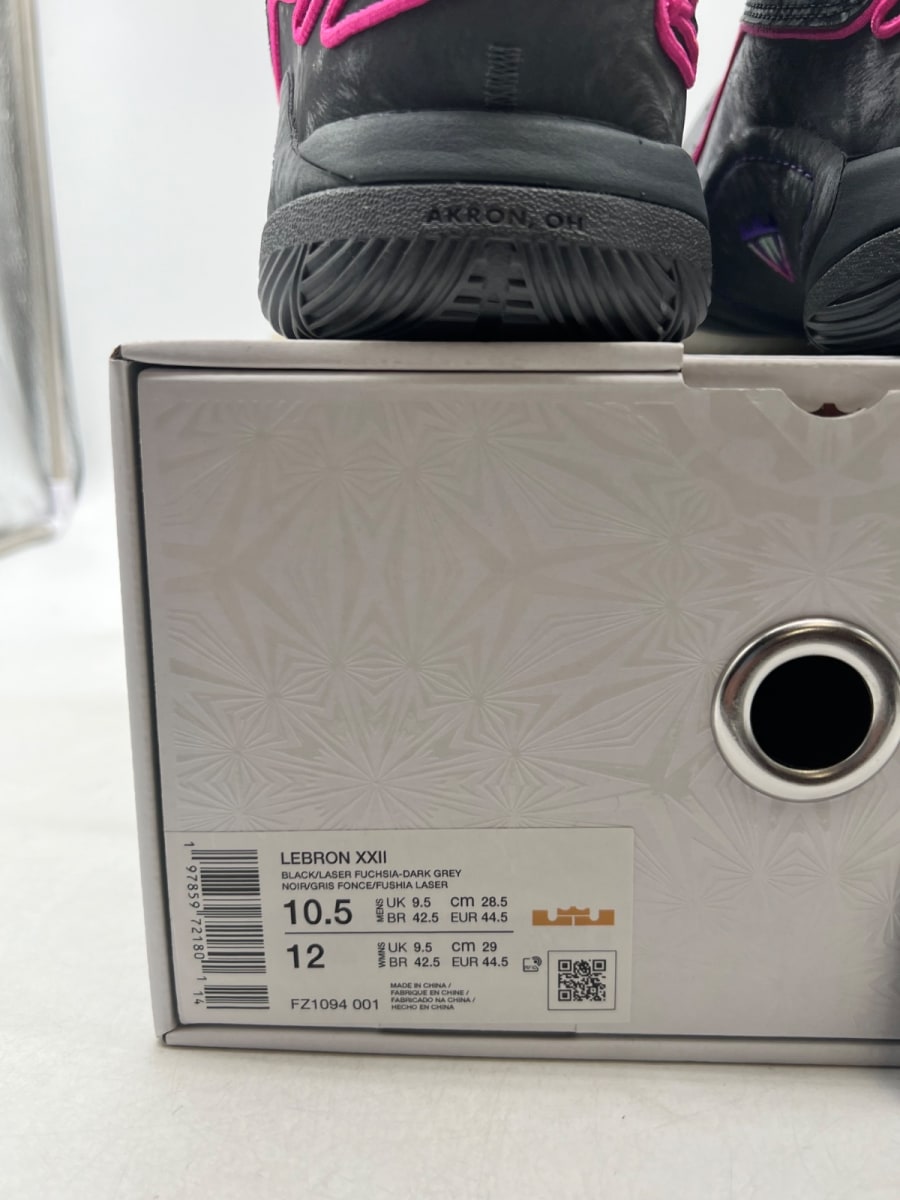 Nike LeBron 22 Blacklight 10.5 (Lightly Worn Pre-Owned) - Image 6