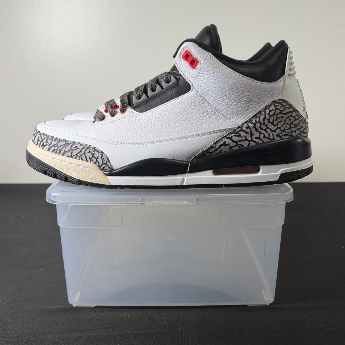 Jordan 3 Retro Infrared 23 (Size 11.5) - aux