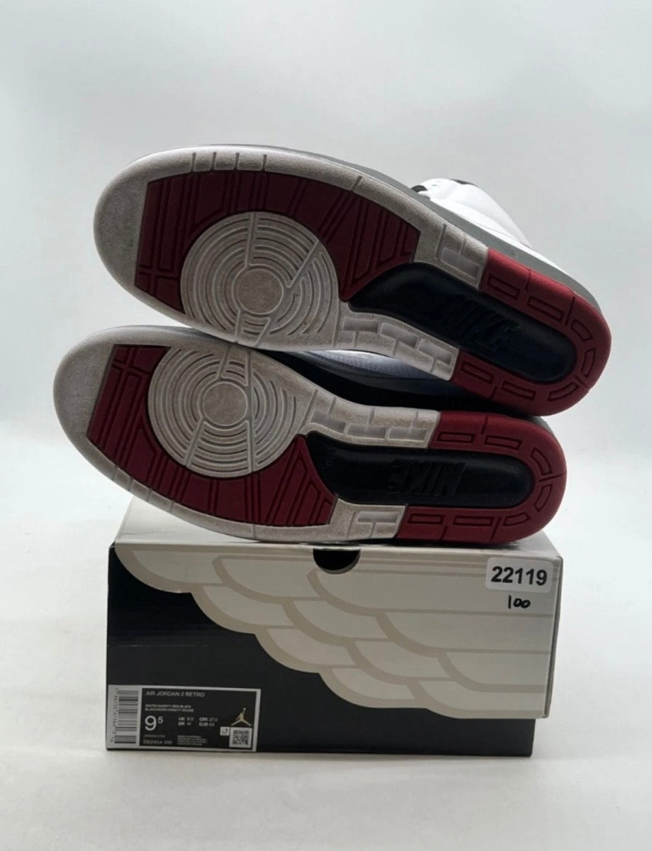 Jordan 2 Retro OG Chicago (2022) 9.5 (Lightly Worn Pre-Owned)JordanWhite/Varsity Red/Black - Image 8