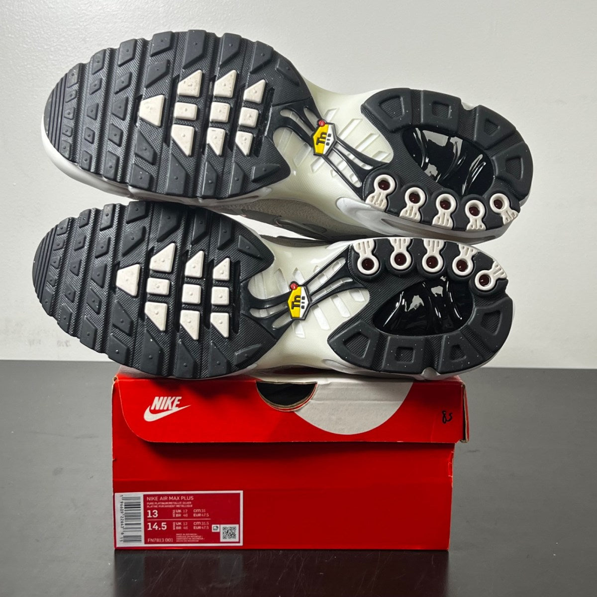 Nike Air Max Plus Sail Pure Platinum Silver 13 (Lightly Worn Pre-Owned)NikePure Platinum/Sail/Wolf Grey/Metallic Silver - Image 5
