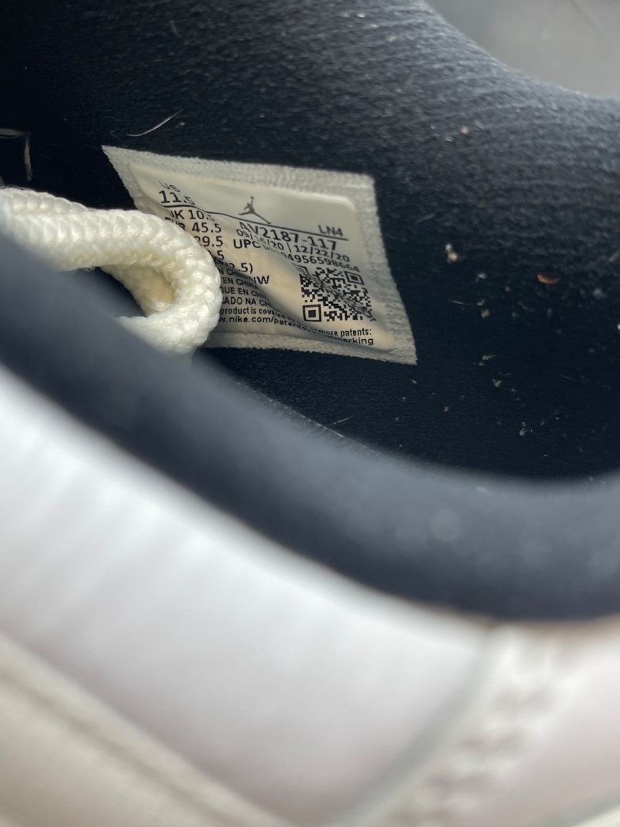 Jordan 11 Retro Low Legend Blue 11.5 (Moderately Worn Pre-Owned)JordanWhite/White-Black-Legend Blue - Image 8