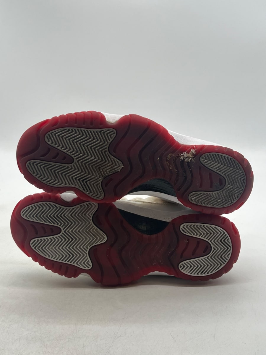 Jordan 11 Retro Low White Red (2012) 9 (Heavily Worn Pre-Owned) - Image 7