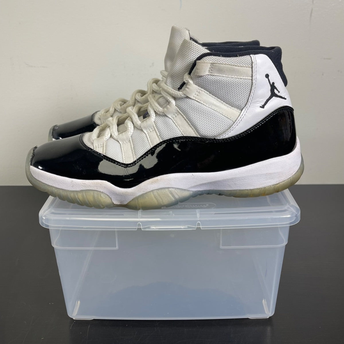 Jordan 11 Retro Concord (2018) 8 (Moderately Worn Pre-Owned)JordanWhite/Black-Concord - Image 4
