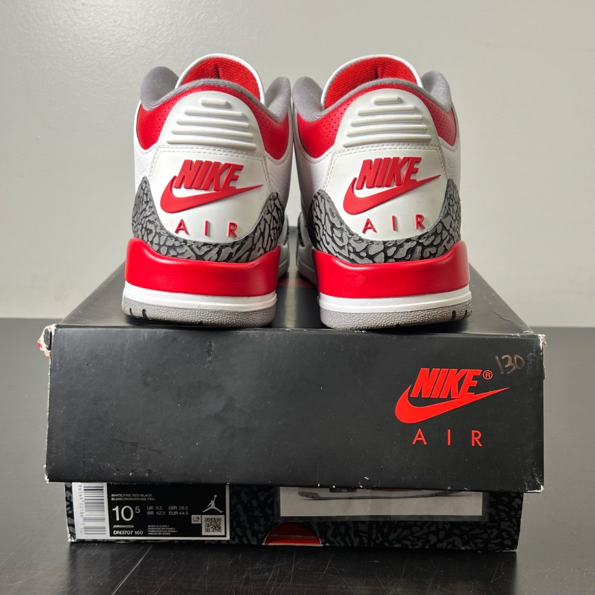 Jordan 3 Retro Fire Red (2022) 10.5 (Moderately Worn Pre-Owned)JordanWhite/Fire Red/Cement Grey/Black - Image 5