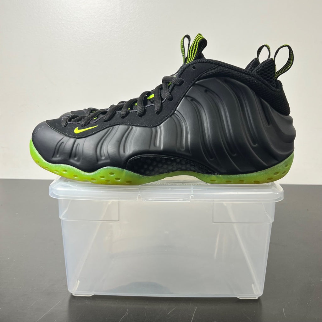 Nike Air Foamposite One Black Volt 9.5 (Lightly Worn Pre-Owned)NikeBlack/Volt - Image 3