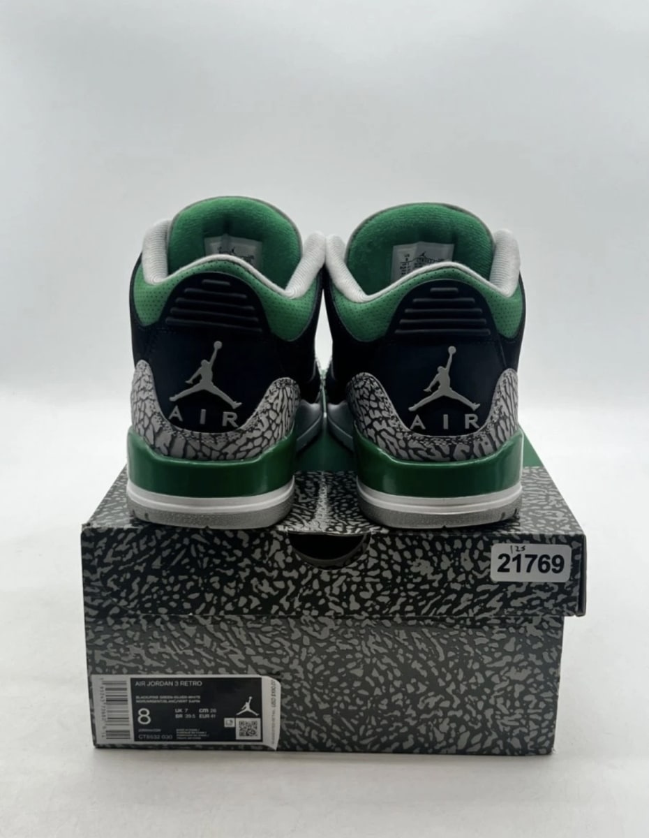 Jordan 3 Retro Pine Green 8 (Lightly Worn Pre-Owned)JordanBlack/Silver/White/Pine Green - Image 3