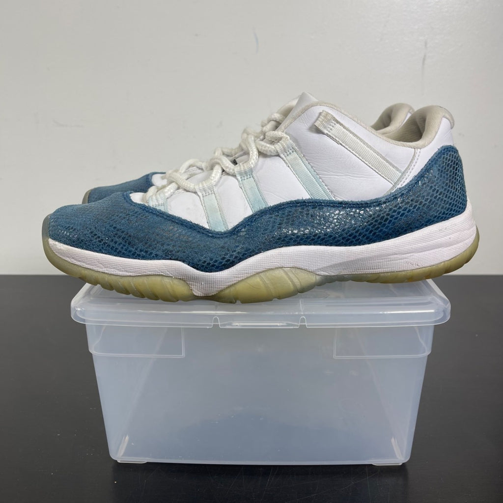 Jordan 11 Retro Low Snake Navy (2019) 11 (Moderately Worn Pre-Owned)JordanWhite/Black-Navy - Image 3
