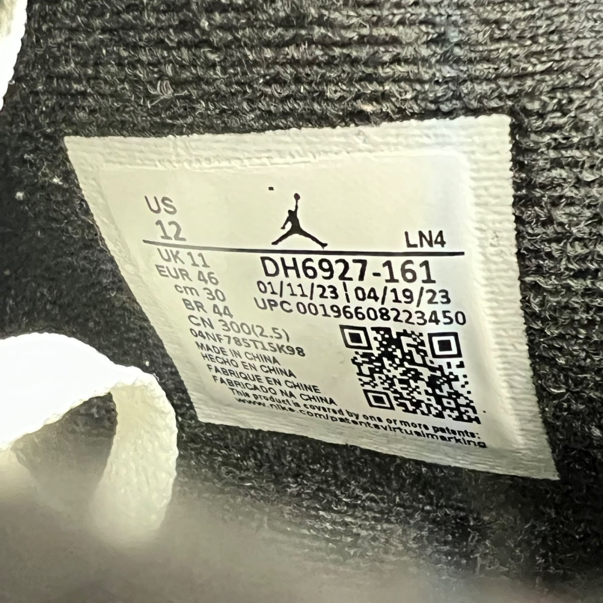 Jordan 4 Retro Red Cement 12 (Lightly Worn Pre-Owned)JordanWhite/Fire Red/Black/Neutral Grey - Image 7