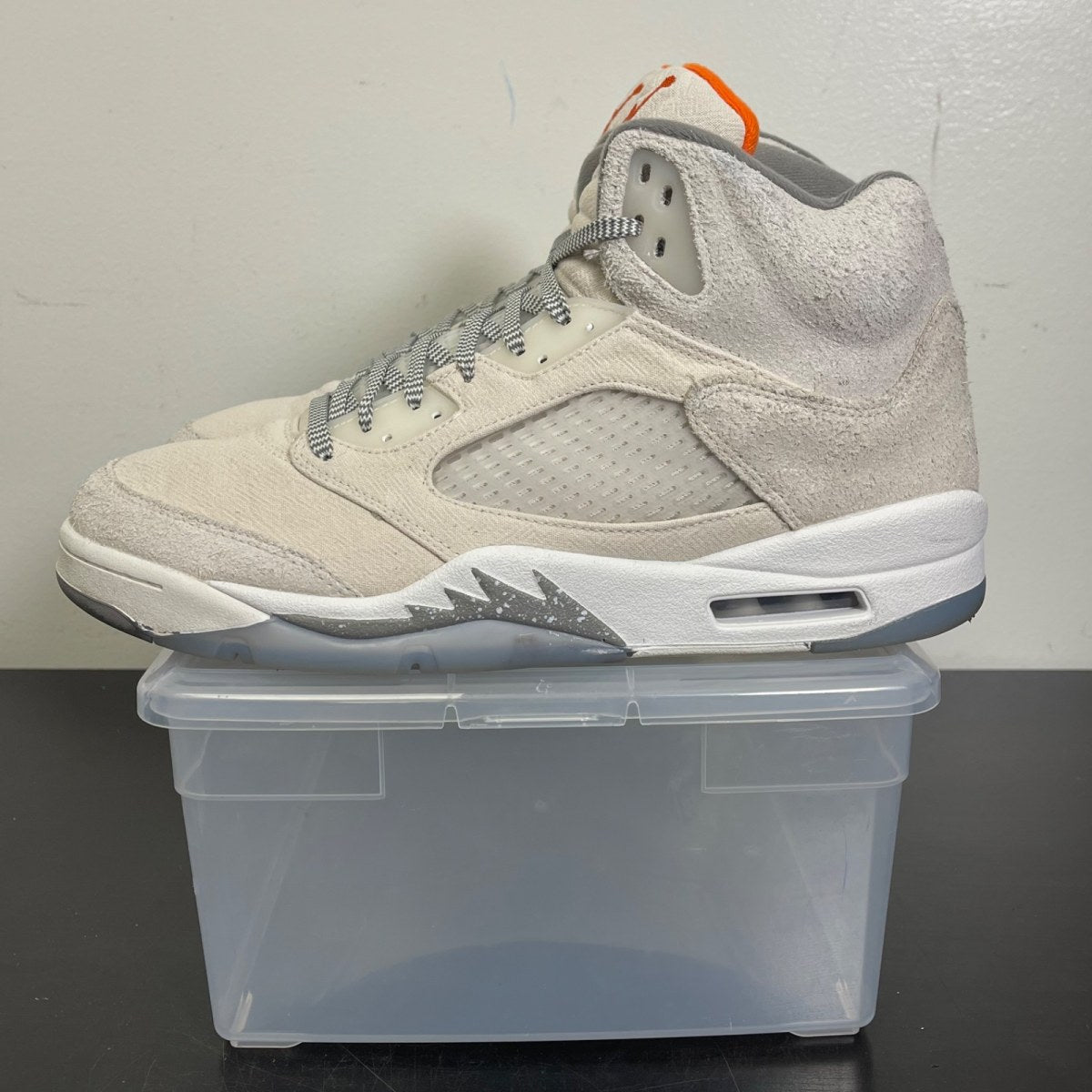 Jordan 5 Retro SE Craft Light Orewood Brown 12 (Moderately Worn Pre-Owned)JordanLight Orewood Brown/Safety Orange/Flat Pewter/Sail - Image 3