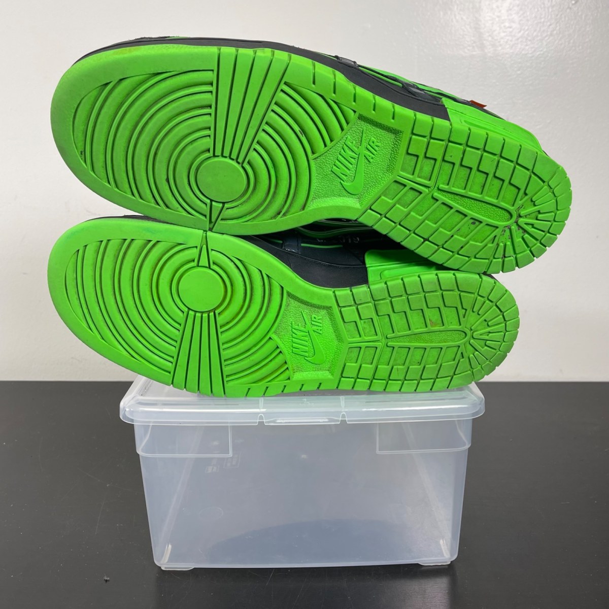 Nike Air Rubber Dunk Off-White Green Strike 12 (Moderately Worn Pre-Owned)NikeBlack/White-Green Strike - Image 5
