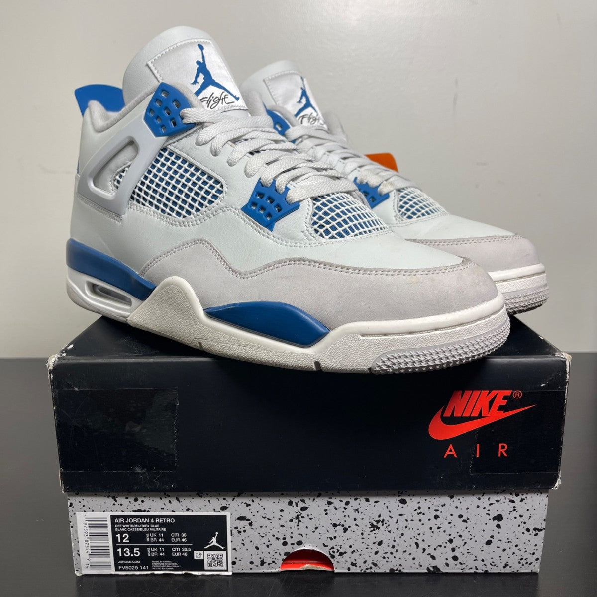 Jordan 4 Retro Military Blue (2024) 12 (Moderately Worn Pre-Owned)JordanOff-White/Military Blue/Neutral Grey - Image 1