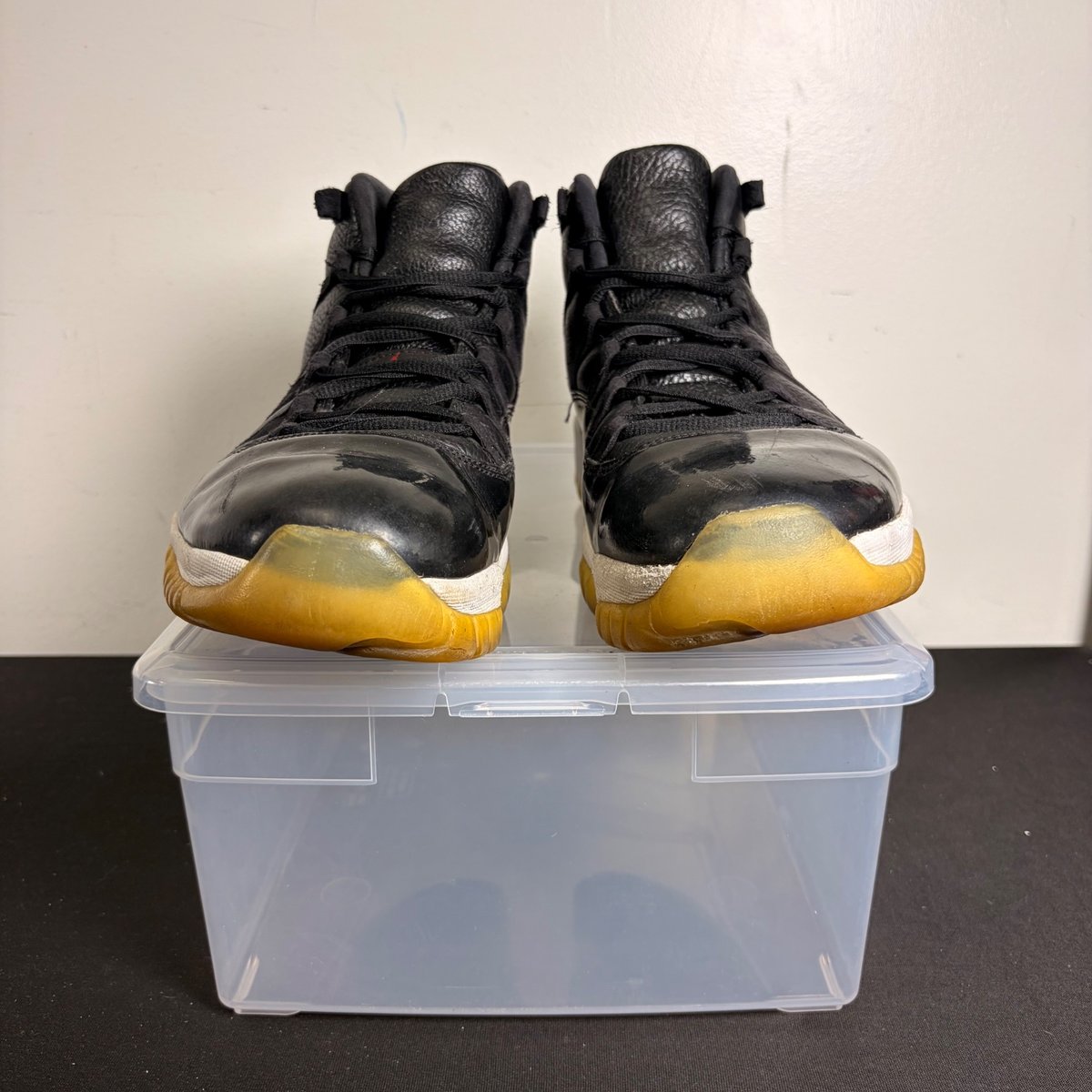 Jordan 11 Retro 72-10 (Size 13) - aux