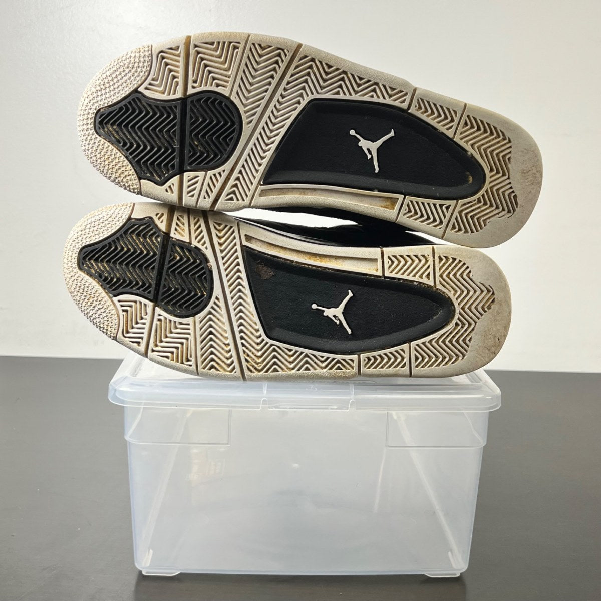 Jordan 4 Retro Fear (2024) 9.5 (Heavily Worn Pre-Owned)JordanBlack/White/Anthracite/Black/Pure Platinum - Image 5