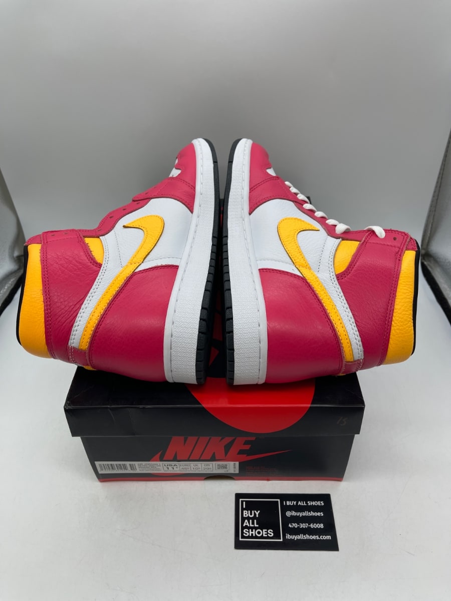 Jordan 1 Retro High OG Light Fusion Red 11.5 (Moderately Worn Pre-Owned)