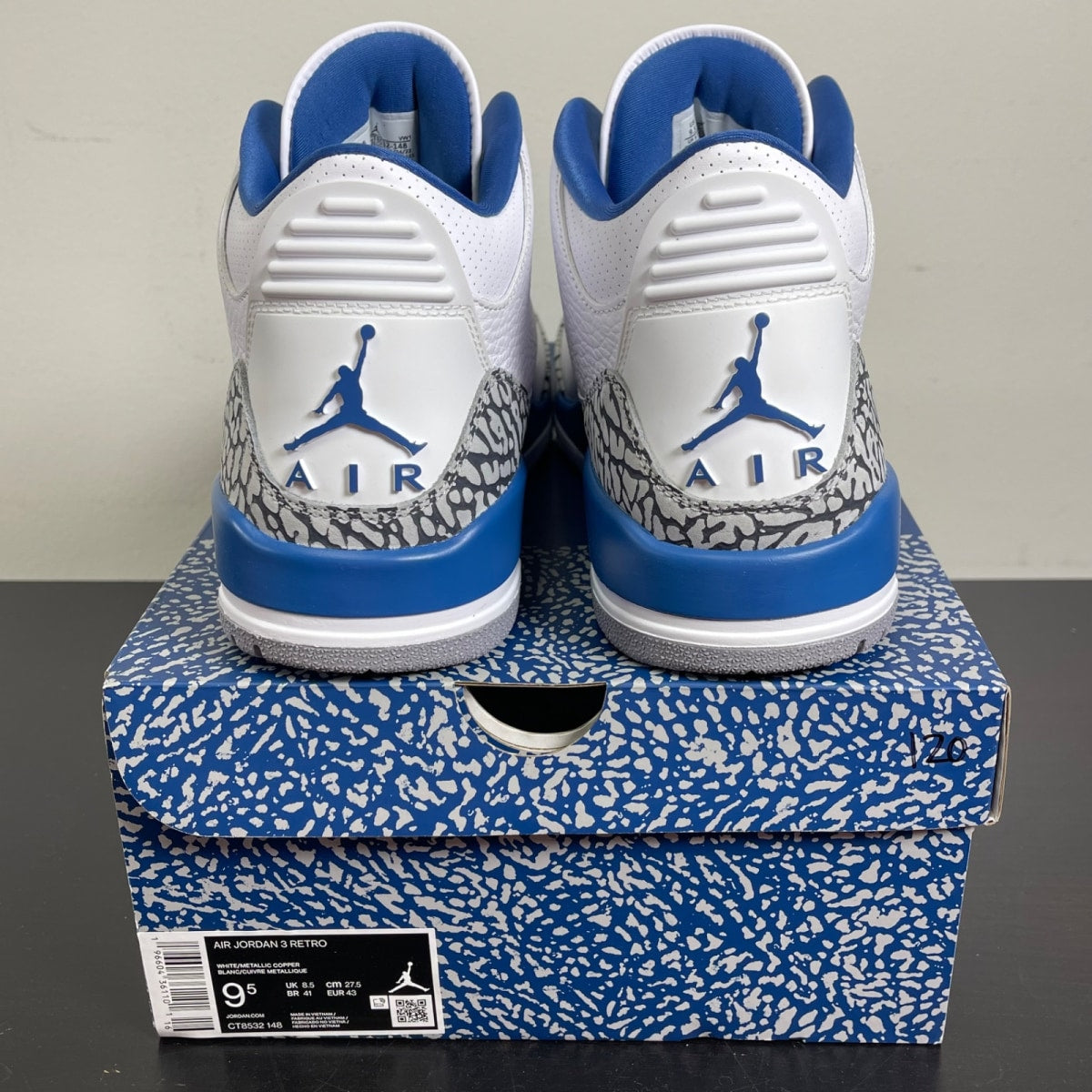 Jordan 3 Retro Wizards 9.5 (Moderately Worn Pre-Owned)JordanWhite/True Blue/Metallic Copper/Cement Grey - Image 4