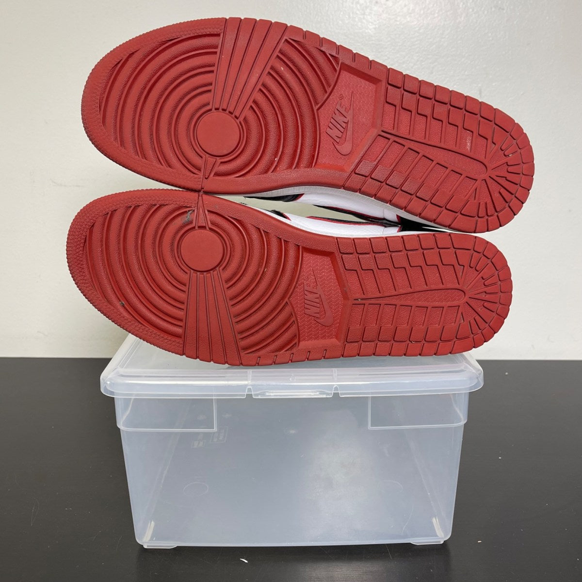 Jordan 1 Retro High Bloodline 10.5 (Moderately Worn Pre-Owned)JordanBlack/Gym Red-White - Image 5