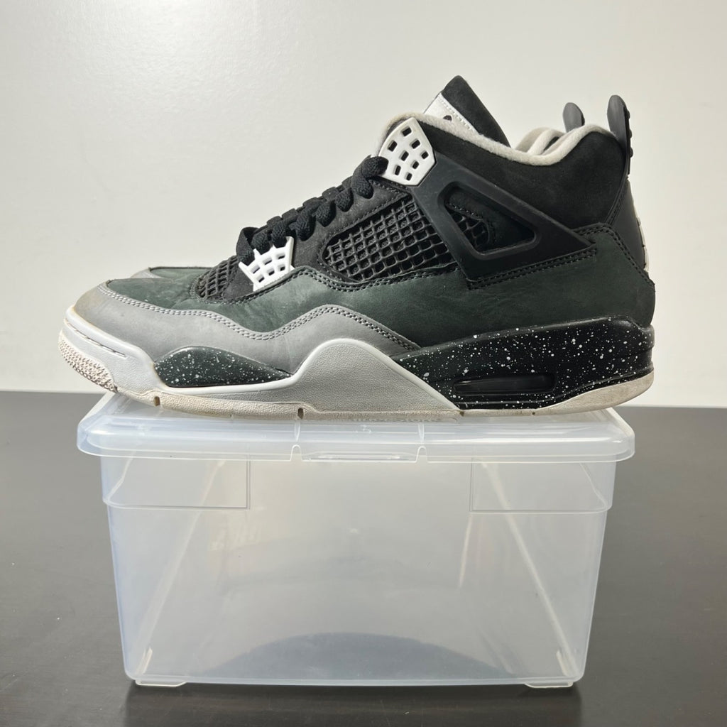 Jordan 4 Retro Fear (2024) 9.5 (Heavily Worn Pre-Owned)JordanBlack/White/Anthracite/Black/Pure Platinum - Image 3