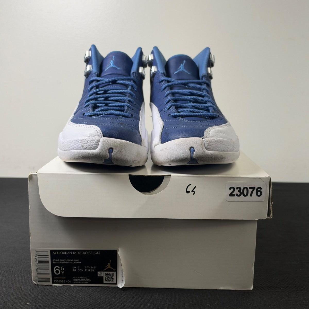 Jordan 12 Retro Indigo (GS) (Size 6.5Y) - Image 2