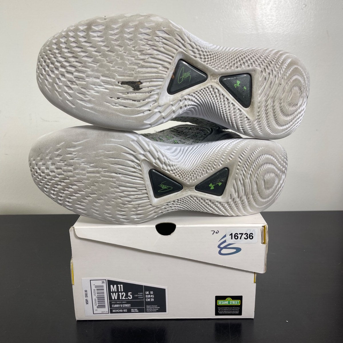 Under Armour Curry Flow 9 Sesame Street Oscar 11 (Moderately Worn Pre-Owned)Under ArmourGrey/Green/Black - Image 5