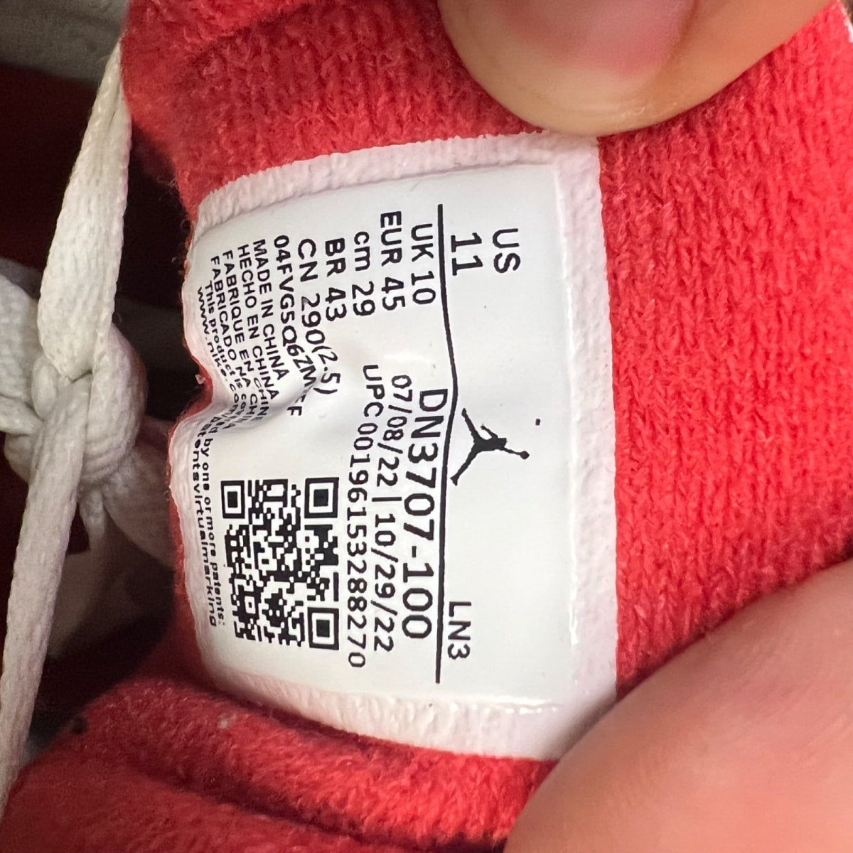 Jordan 3 Retro White Cement Reimagined 11 (Moderately Worn Pre-Owned)JordanSummit White/Fire Red/Black/Cement Grey - Image 7