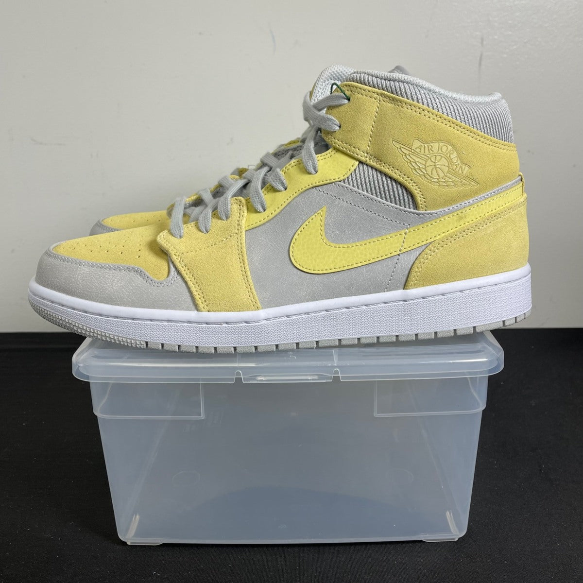 Jordan 1 Mid Mixed Textures Yellow 12.5 (New Pre-Owned)JordanGrey/Yellow - Image 3