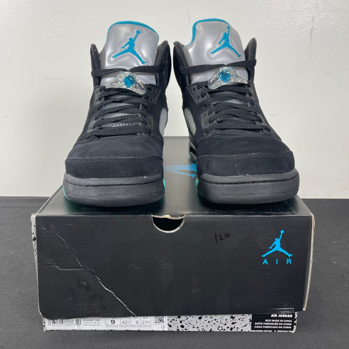 Jordan 5 Retro Aqua 9 (Moderately Worn Pre-Owned)JordanBlack/Aquatone/Taxi - Image 2