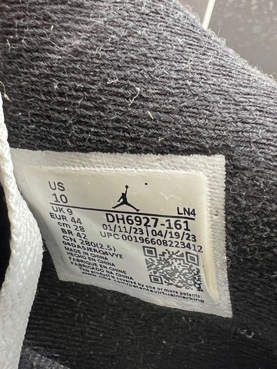 Jordan 4 Retro Red Cement 10 (Moderately Worn Pre-Owned)JordanWhite/Fire Red/Black/Neutral Grey - Image 7