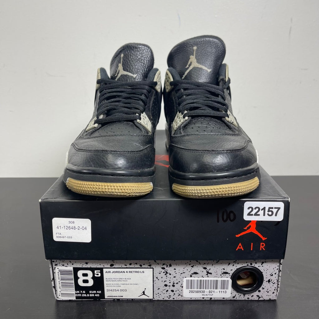 Jordan 4 Retro Oreo (2015) 8.5 (Moderately Worn Pre-Owned)JordanBlack/Tech Grey-White - Image 2
