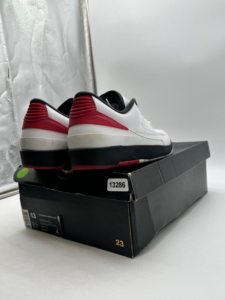 Jordan 2 Retro Low Chicago (2016) 13 (Moderately Worn Pre-Owned)JordanWhite/Black-Varsity Red - Image 4