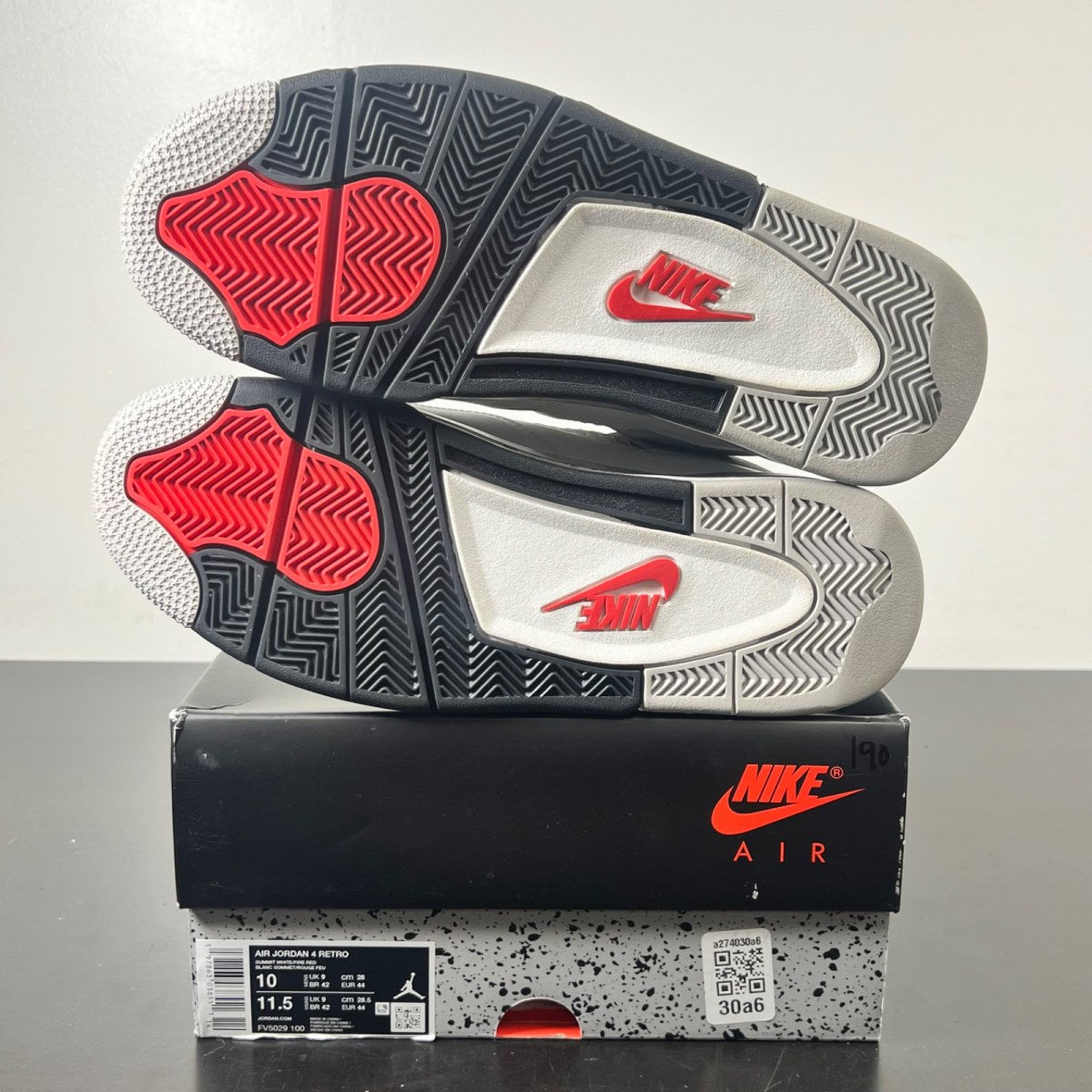 Jordan 4 Retro White Cement (2025) 10 (Lightly Worn Pre-Owned)JordanSummit White/Fire Red-Tech Grey-Black - Image 6