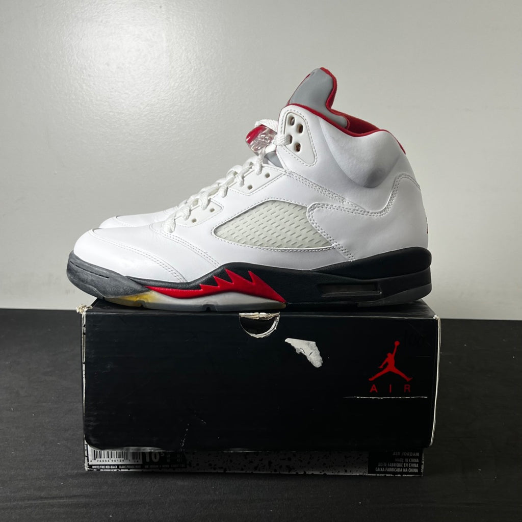 Jordan 5 Retro Fire Red (2013) 10.5 (Lightly Worn Pre-Owned)JordanWhite/Fire Red-Black - Image 3