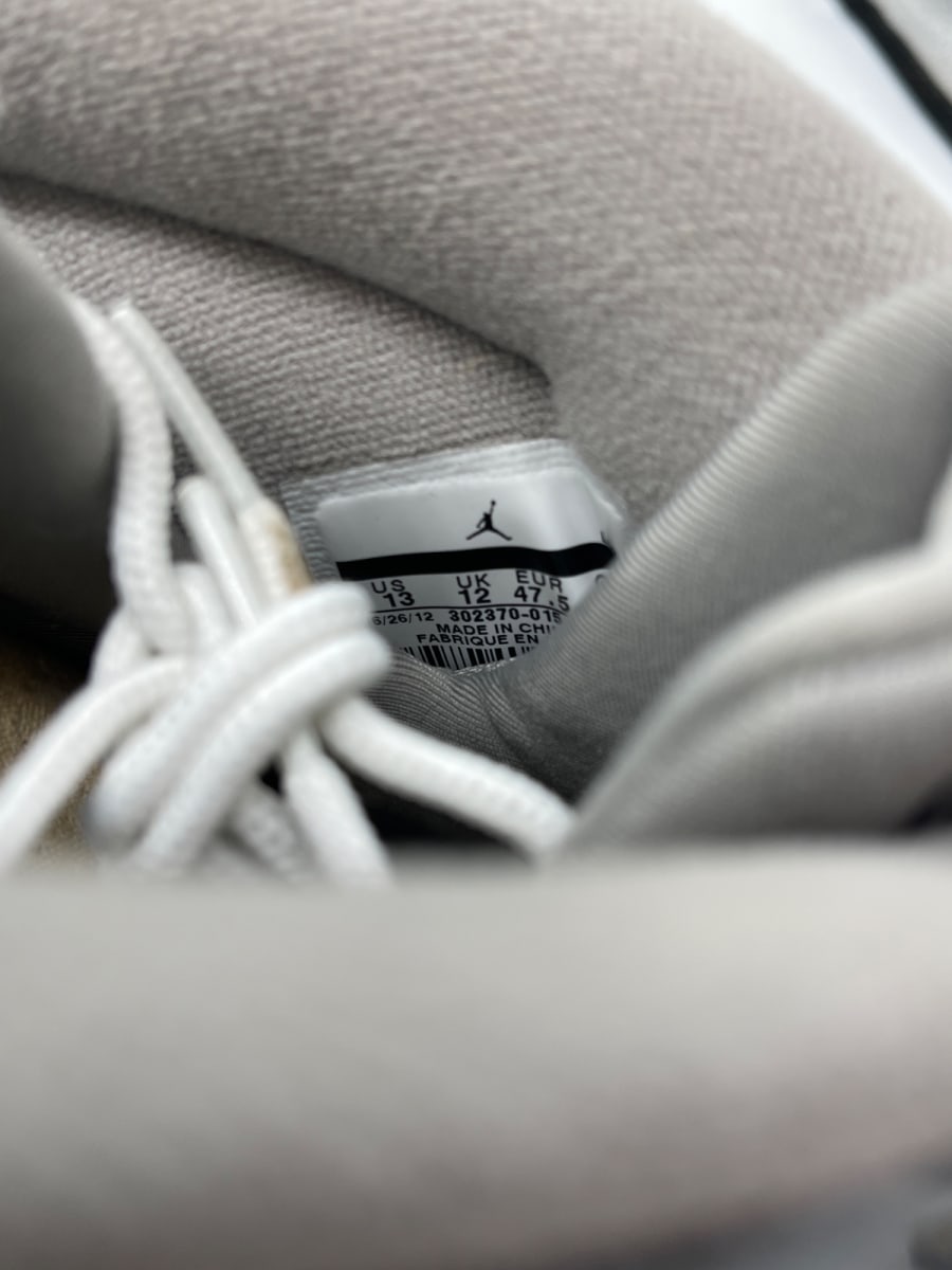 Jordan 9 Retro Cool Grey (2012) 13 (Heavily Worn Pre-Owned) - Image 8