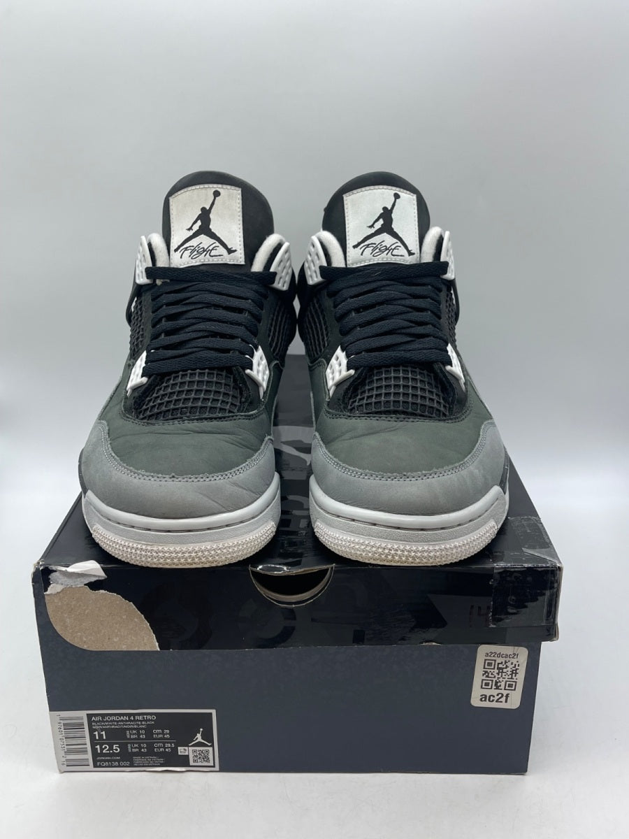 Jordan 4 Retro Fear (2024) 11 (Moderately Worn Pre-Owned)JordanBlack/White/Anthracite/Black/Pure Platinum - Image 2