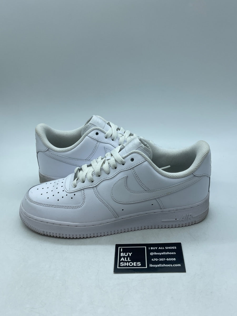 Nike Air Force 1 Low '07 White 8.5 (Moderately Worn Pre-Owned) - Image 1