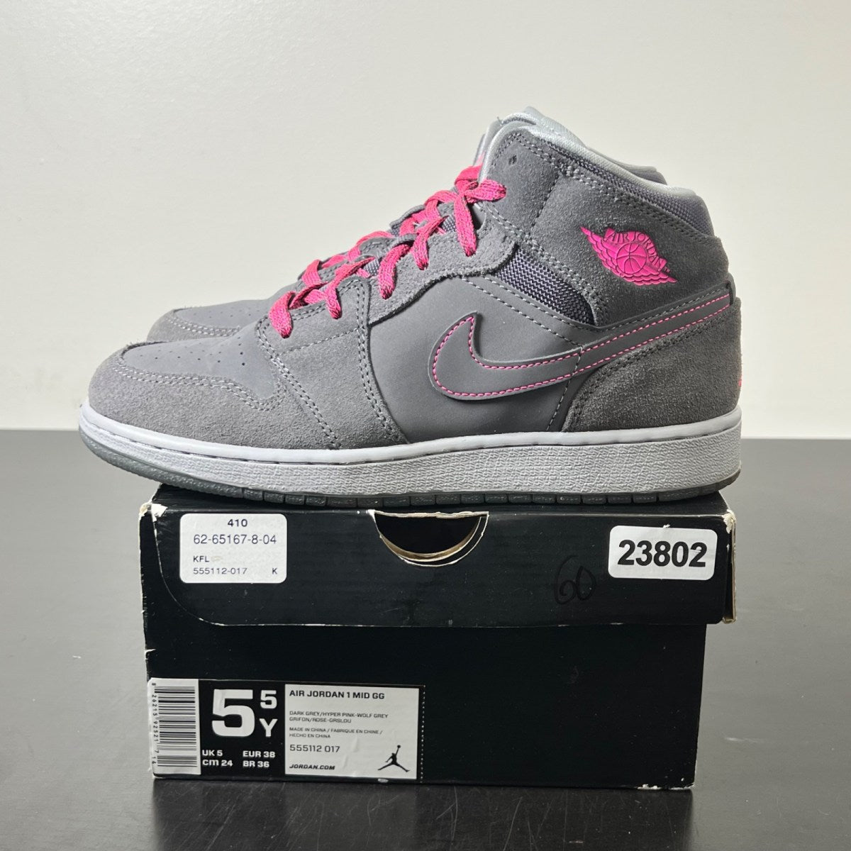 Air Jordan 1 Mid GS 'Dark Grey Hyper Pink' 5.5 (Moderately Worn Pre-Owned)Air Jordan - Image 3