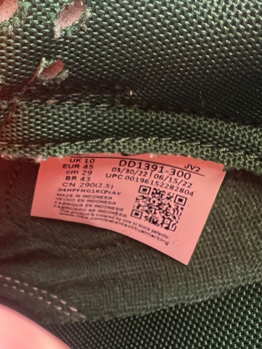 Nike Dunk Low Retro Miami Hurricanes 10.5 (Lightly Worn Pre-Owned) - Image 9
