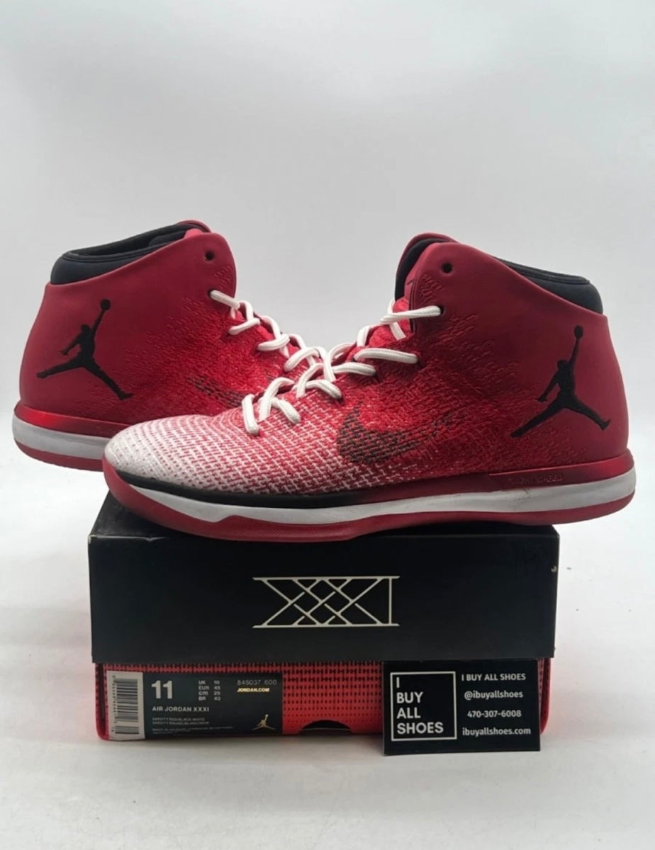 Jordan XXX1 Chicago 11 (Lightly Worn Pre-Owned)JordanUniversity Red/Black-White - Image 1