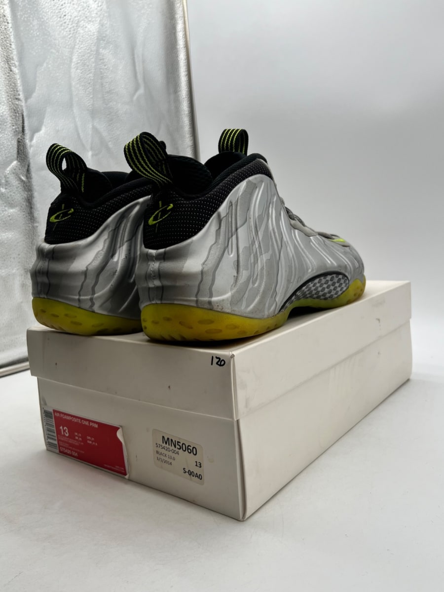 Nike Air Foamposite One Silver Volt Camo 13 (Moderately Worn Pre-Owned)NikeMetallic Silver/Volt-Black - Image 3