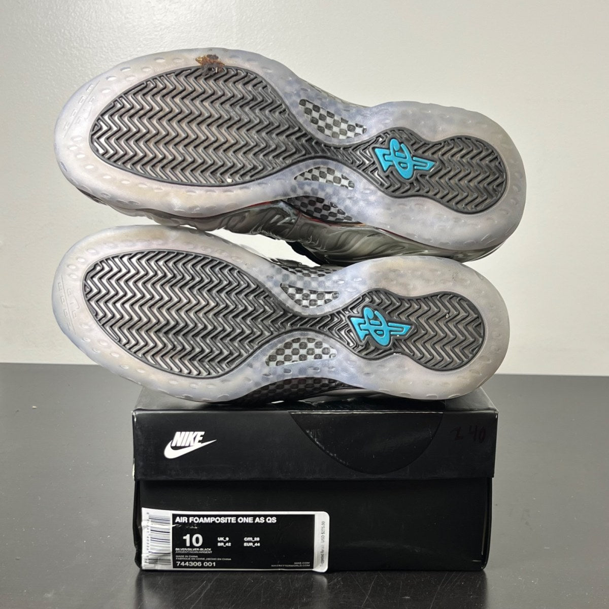 Nike Air Foamposite One Chromeposite 10 (Lightly Worn Pre-Owned)NikeMetallic Silver/Metallic Silver-Black - Image 6