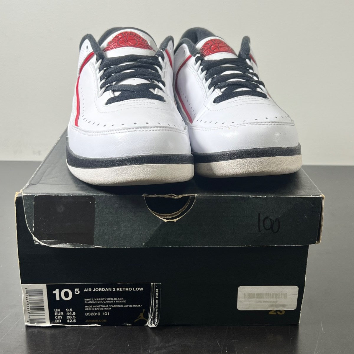 Jordan 2 Retro Low Chicago (2016) 10.5 (Lightly Worn Pre-Owned)JordanWhite/Black-Varsity Red - Image 2