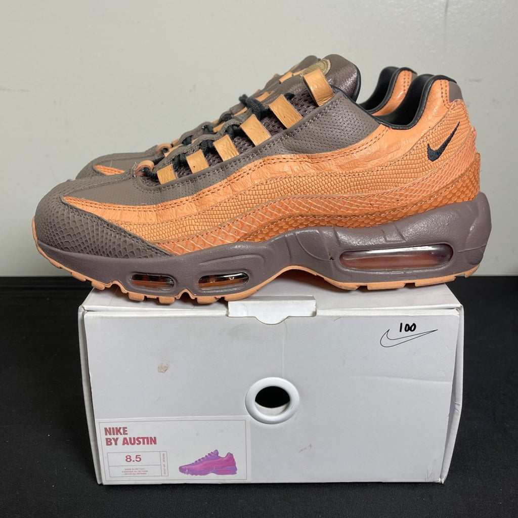 Nike Air Max 95 Coral Studios (2021) 8.5 (Moderately Worn Pre-Owned)NikeBlack/Ocean Blue/Hot Red - Image 3