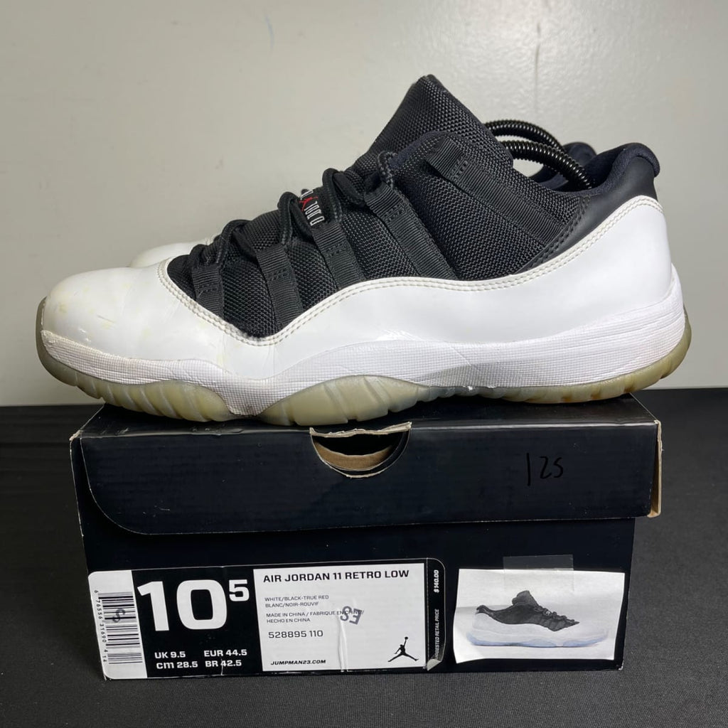 Jordan 11 Retro Low Tuxedo (Size 10.5) - aux