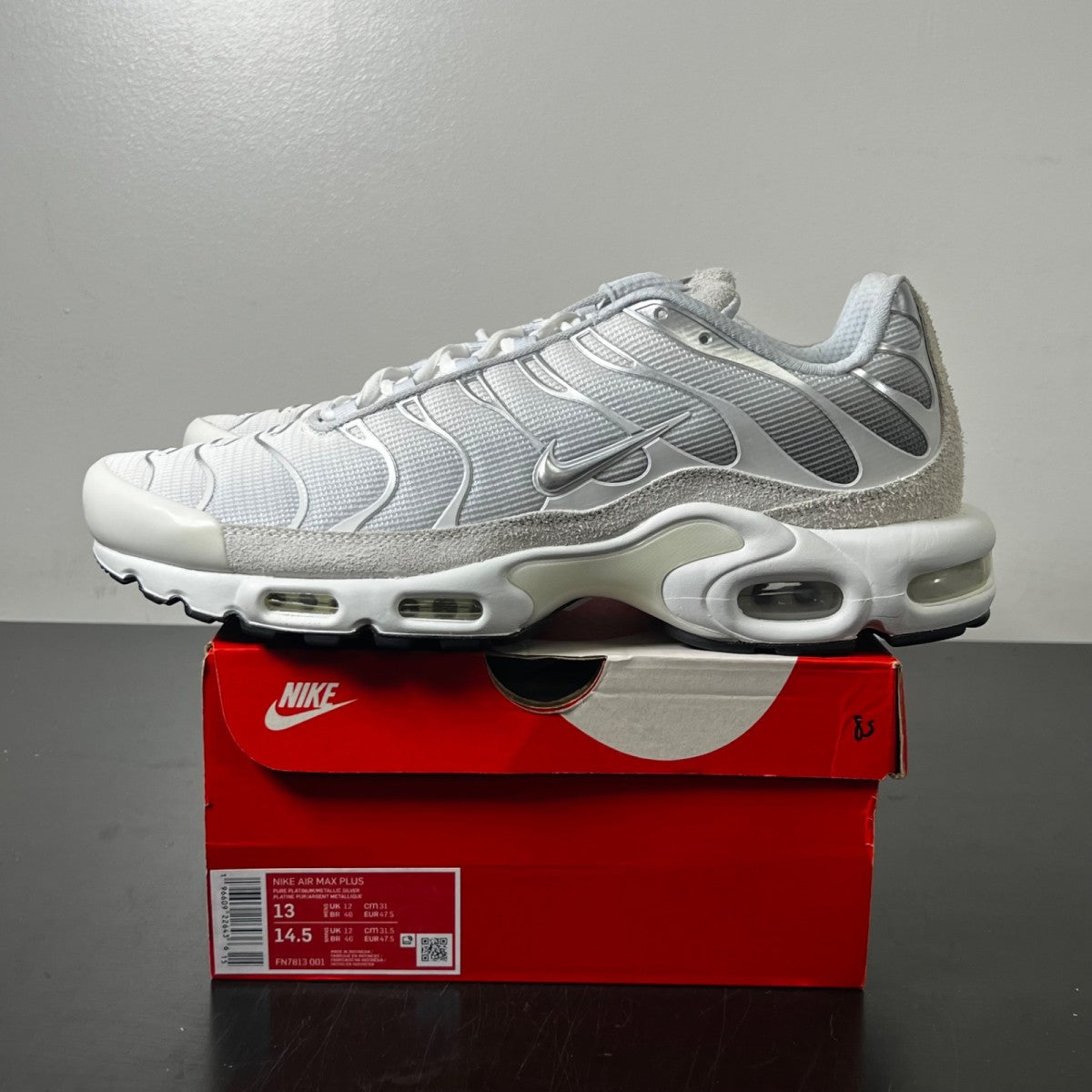 Nike Air Max Plus Sail Pure Platinum Silver 13 (Lightly Worn Pre-Owned)NikePure Platinum/Sail/Wolf Grey/Metallic Silver - Image 3