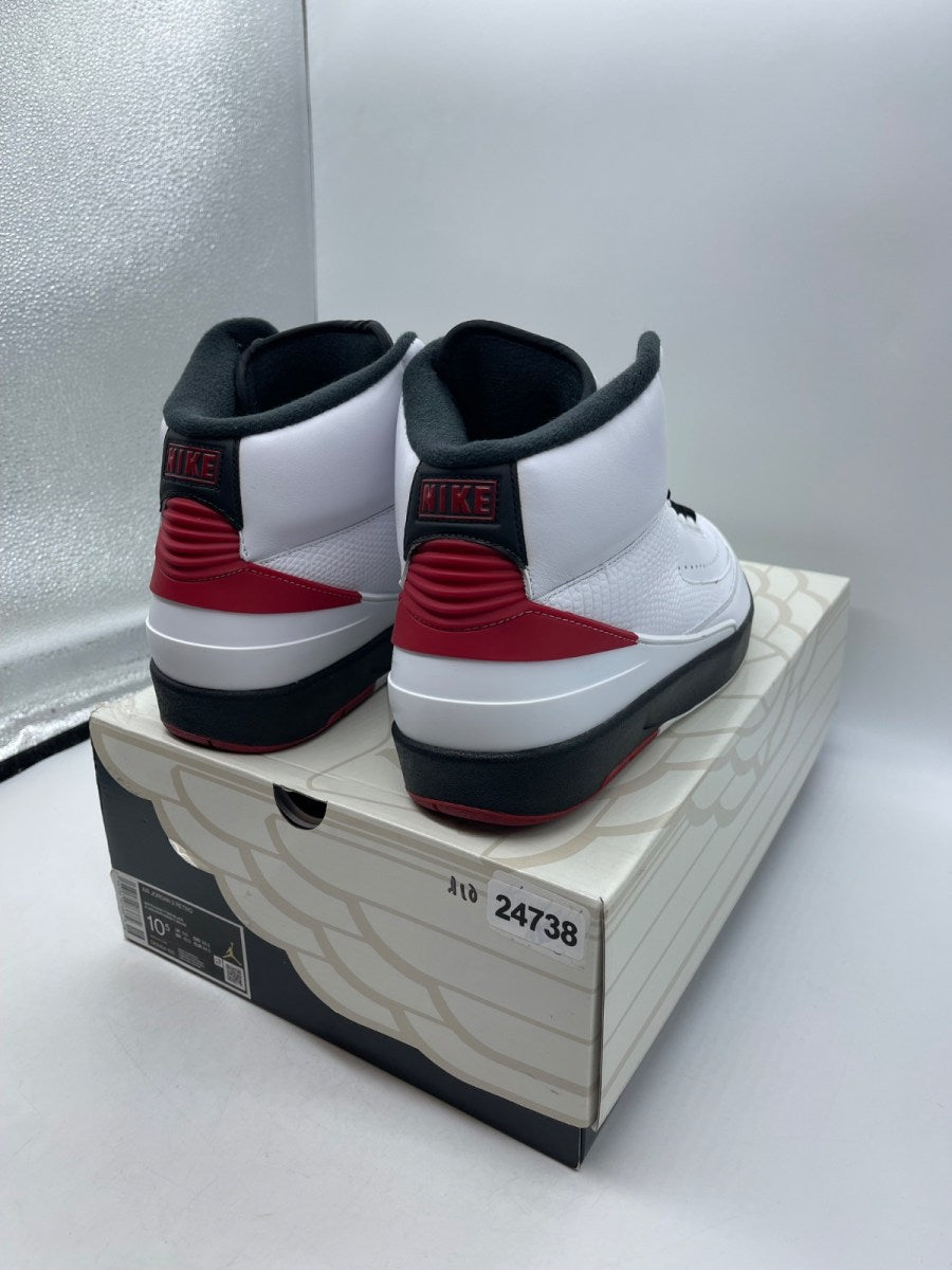 Jordan 2 Retro OG Chicago (2022) 10.5 (Moderately Worn Pre-Owned)JordanWhite/Varsity Red/Black - Image 5