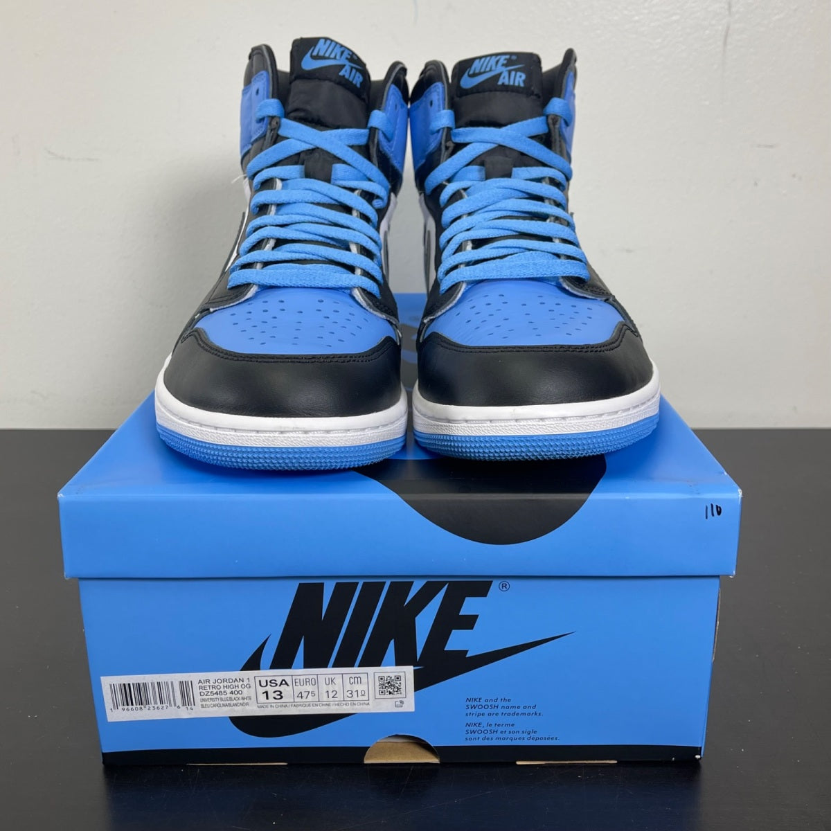 Jordan 1 Retro High OG UNC Toe 13 (Moderately Worn Pre-Owned)JordanUniversity Blue/Black/White - Image 2