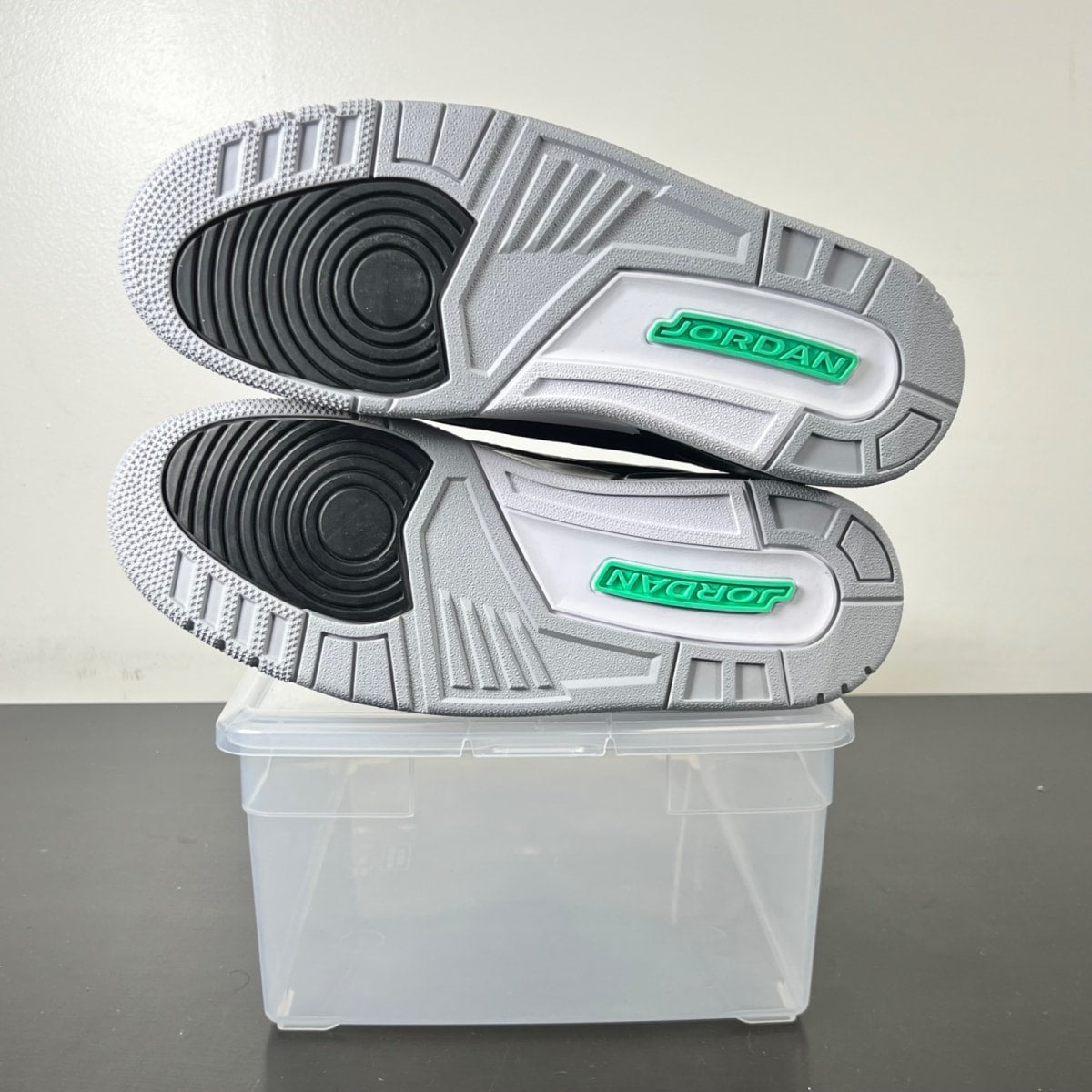 Jordan 3 Retro Green Glow 11 (New Pre-Owned)JordanBlack/Green Glow/Wolf Grey/White - Image 5