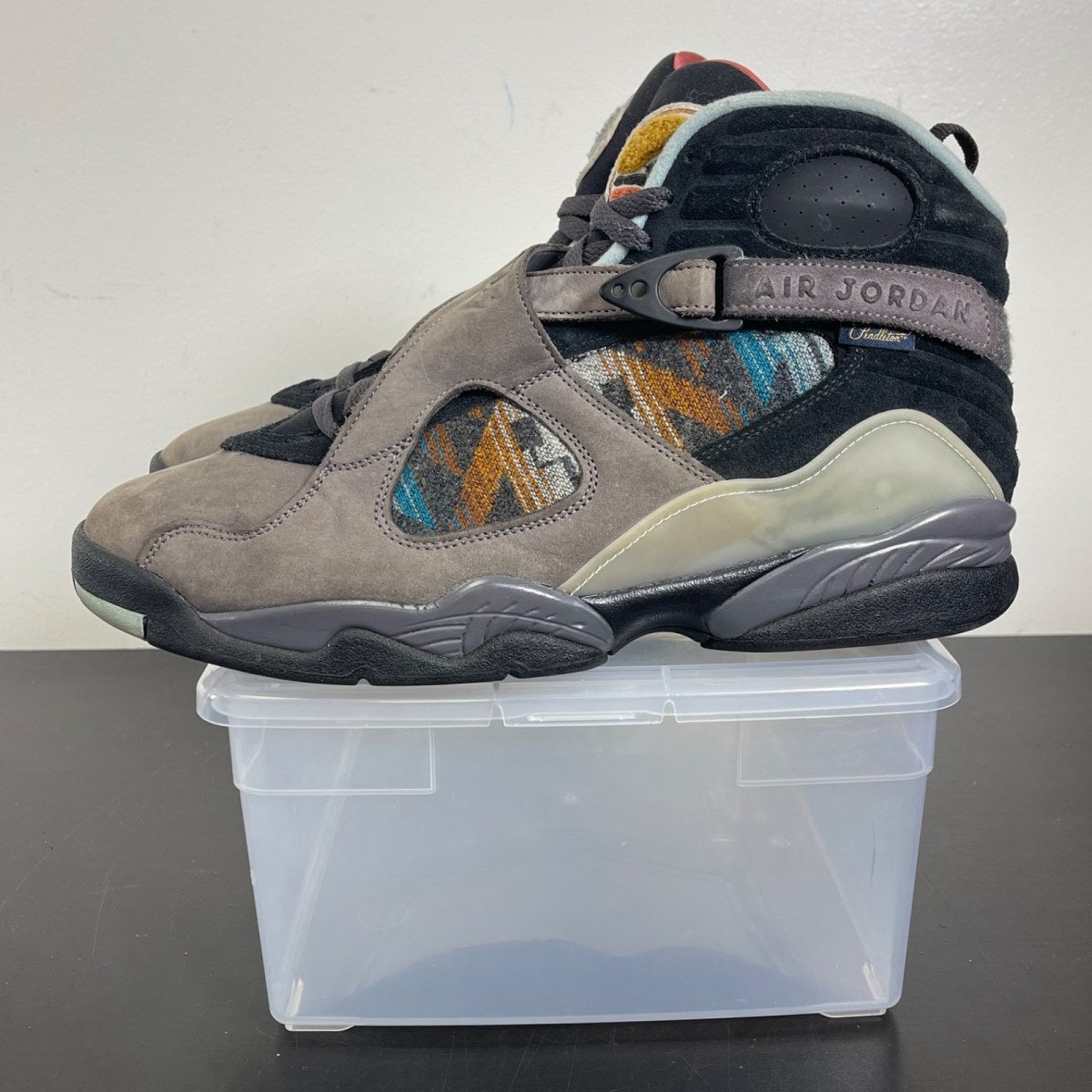 Jordan 8 Retro N7 (2019) 13 (Moderately Worn Pre-Owned)JordanThunder Grey/Light Graphite-Gold Suede-Black - Image 3