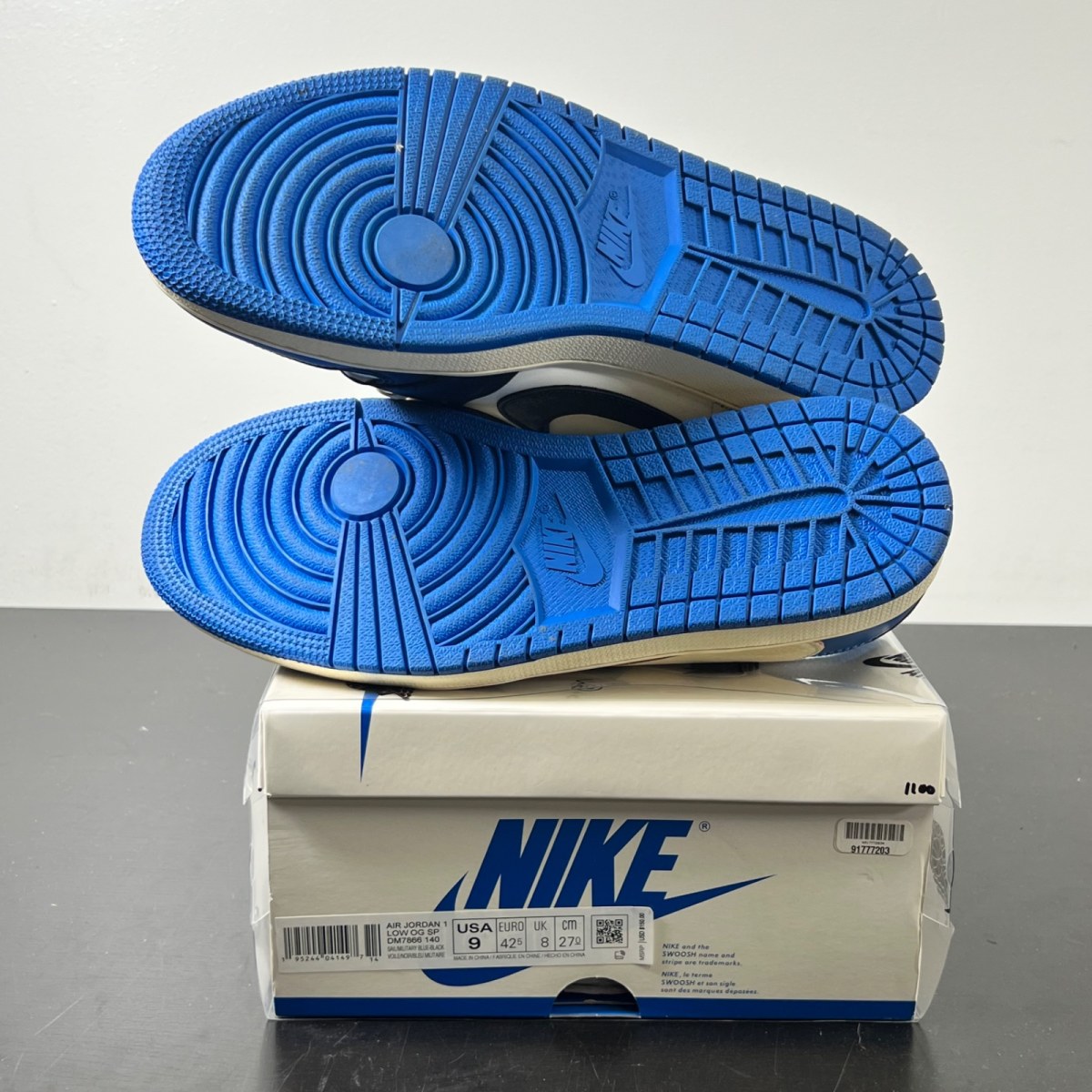 Jordan 1 Retro Low OG SP Fragment x Travis Scott 9 (Lightly Worn Pre-Owned)JordanWhite/Black-Royal-Sail - Image 6