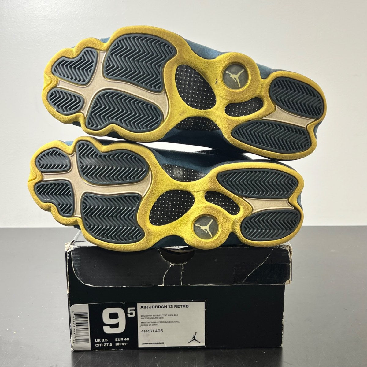 Jordan 13 Retro Squadron Blue 9.5 (Moderately Worn Pre-Owned)JordanSquadron Blue/Electric Yellow-Black - Image 6